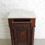 Lote: 40 - Lote: 40 - Mesa de luz