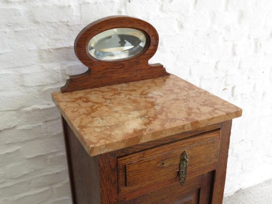 Lote: 41 - Lote: 41 - Mesa de luz