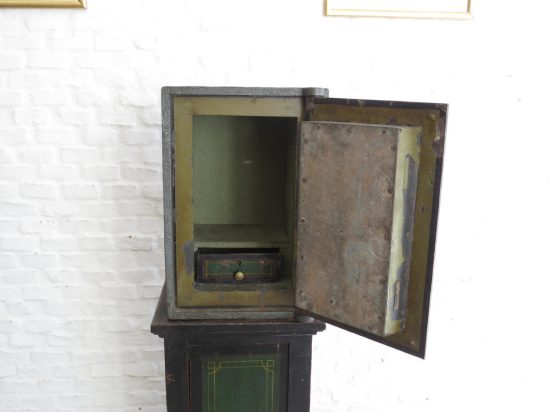 Lote: 92 - Lote: 92 - Caja fuerte