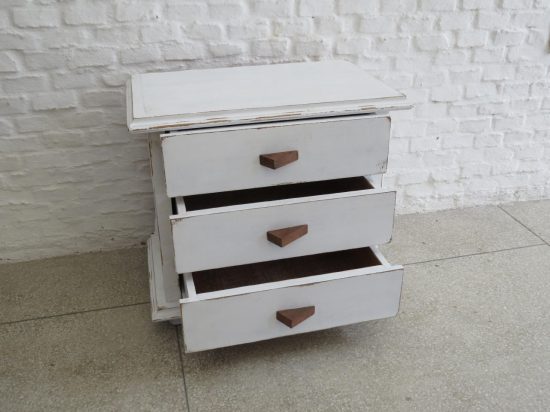 Lote: 30 - Lote: 30 - Cajonera