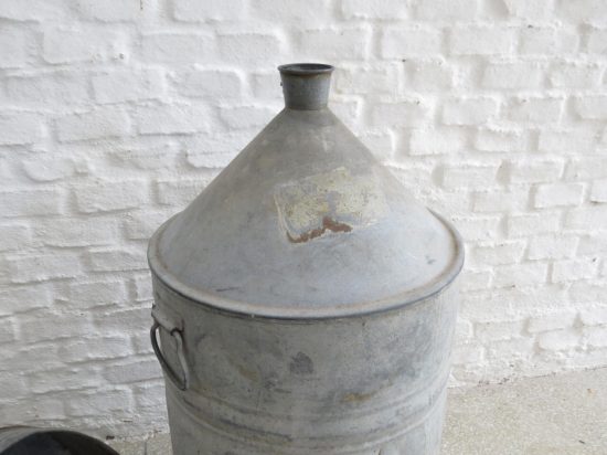 Lote: 70 - Lote: 70 - Tanque y embudo