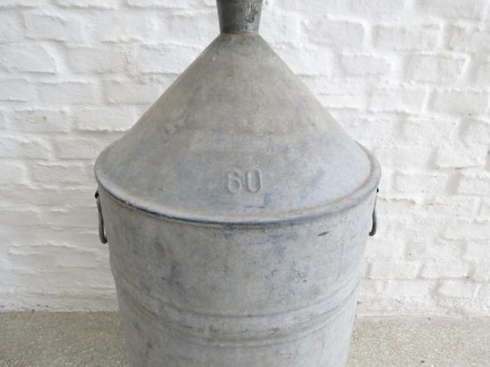 Lote: 70 - Lote: 70 - Tanque y embudo
