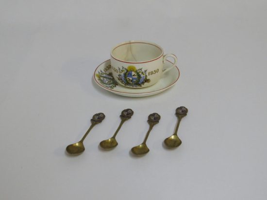 Lote: 75 - Lote: 75 - Loza centenario 1930