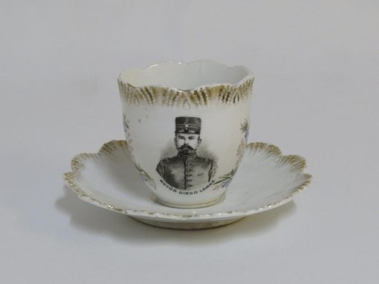 Lote: 74 - Lote: 74 - Porcelana