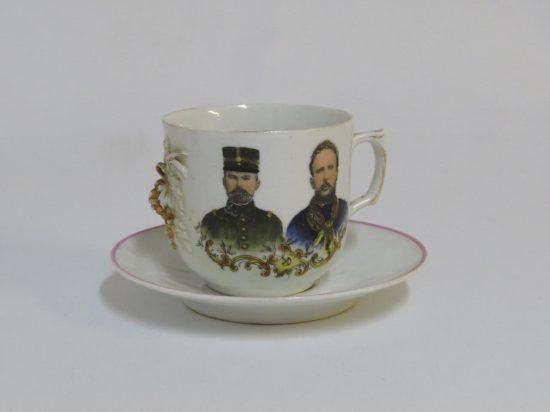 Lote: 74 - Lote: 74 - Porcelana