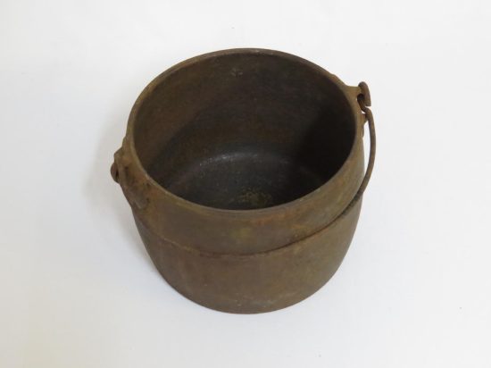 Lote: 27 - Lote: 27 - Olla de hierro