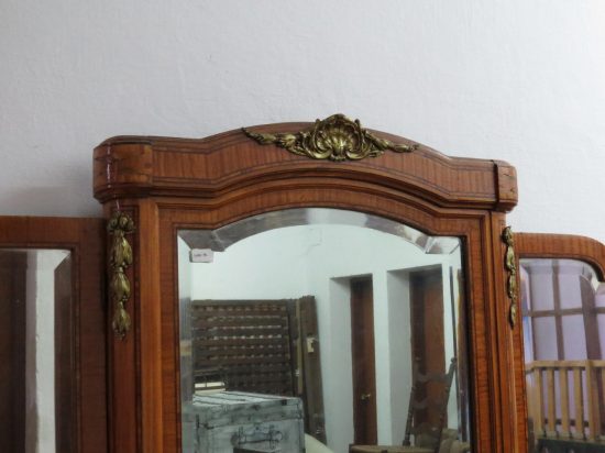 Lote: 122.B - Lote: 122.B - Toilette estilo Luis XVI