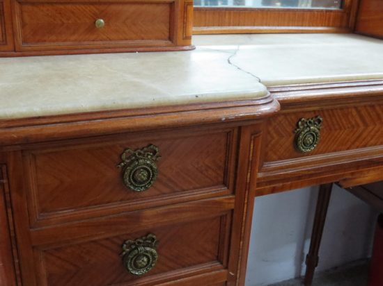 Lote: 122.B - Lote: 122.B - Toilette estilo Luis XVI