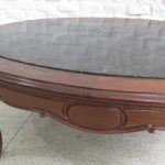 Lote: 50 - Lote: 50 - Mesa de sala victoriana