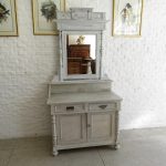 Lote: 97 - Lote: 97 - Cómoda con alzada