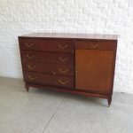 Lote: 110 - Lote: 110 - Cómoda