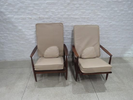 Lote: 104 - Lote: 104 - Par de butacas