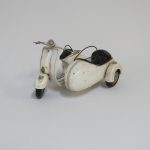 Lote: 76 - Lote: 76 - Réplica de Vespa