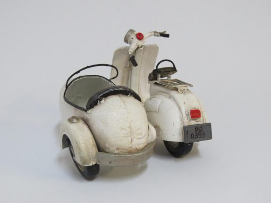 Lote: 76 - Lote: 76 - Réplica de Vespa
