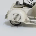 Lote: 76 - Lote: 76 - Réplica de Vespa