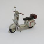 Lote: 78 - Lote: 78 - Réplica de Vespa