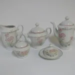 Lote: 26 - Lote: 26 - Juego de té y café
