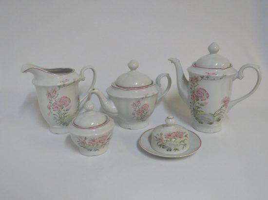 Lote: 26 - Lote: 26 - Juego de té y café