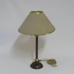 Lote: 27 - Lote: 27 - Lámpara de mesa