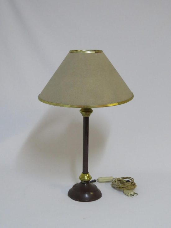 Lote: 27 - Lote: 27 - Lámpara de mesa