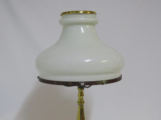 Lote: 66 - Lote: 66 - Lámpara de mesa