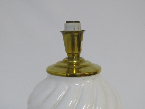 Lote: 30 - Lote: 30 - Lámpara de mesa