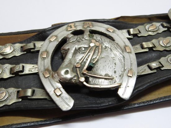 Lote: 216 - Lote: 216 - Cinto con rastra