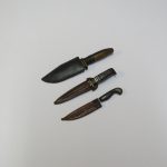 Lote: 107 - Lote: 107 - Cuchillos miniaturas