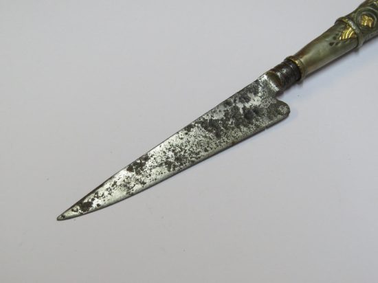 Lote: 120 - Lote: 120 - Cuchillo verijero