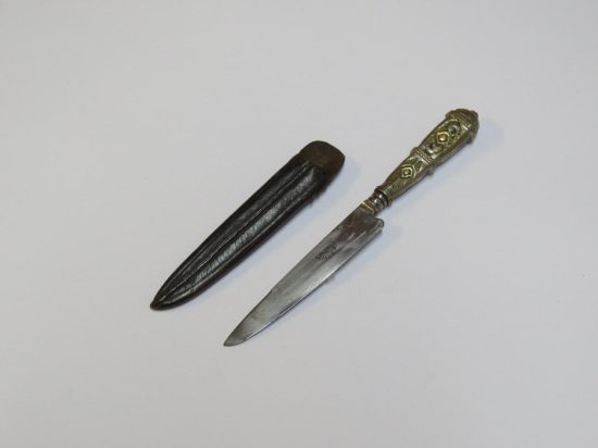 Lote: 125 - Lote: 125 - Cuchillo verijero