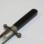 Lote: 114 - Lote: 114 - Daga y cuchillo