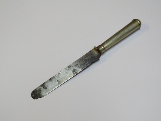Lote: 103 - Lote: 103 - Cuchillo de mesa