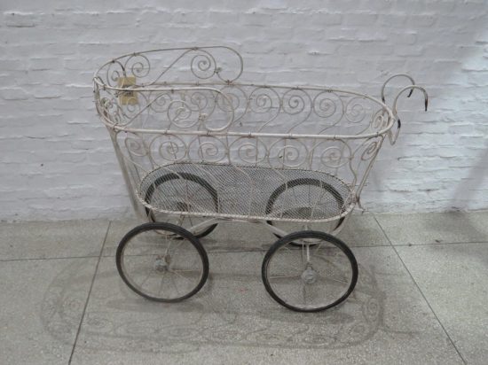 Lote: 47 - Lote: 47 - Coche antiguo