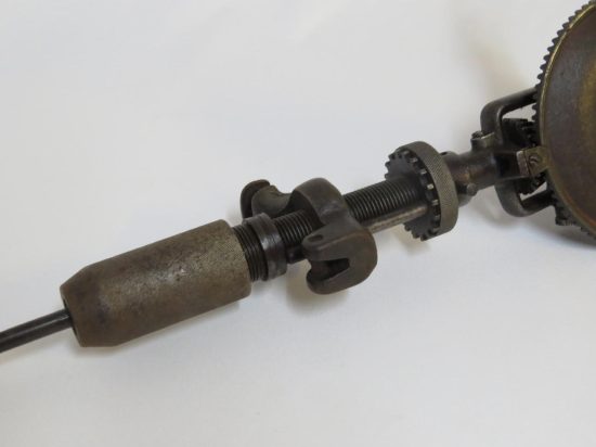 Lote: 176 - Lote: 176 - Taladro