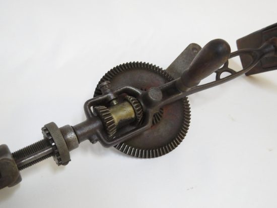 Lote: 176 - Lote: 176 - Taladro