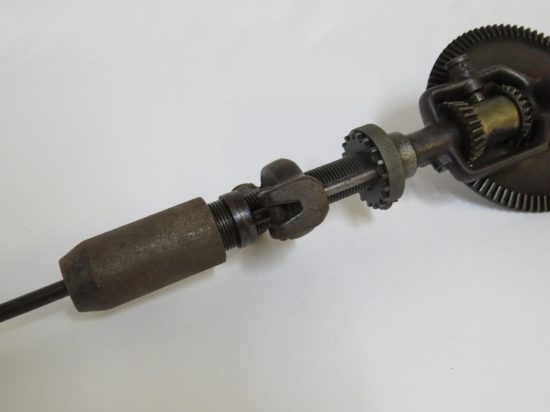 Lote: 176 - Lote: 176 - Taladro