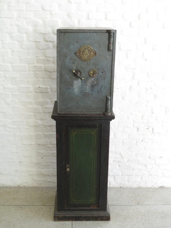 Lote: 61 - Lote: 61 - Caja fuerte