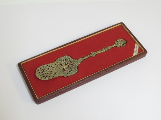 Lote: 147 - Lote: 147 - Pala de servir