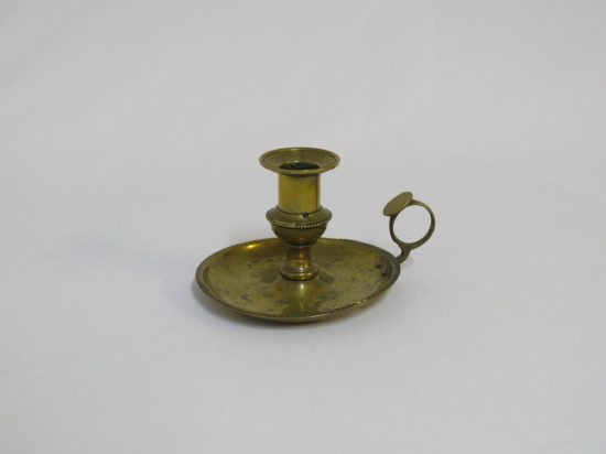 Lote: 73 - Lote: 73 - Candelabro