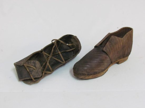 Lote: 186 - Lote: 186 - Zuecos y tamangos