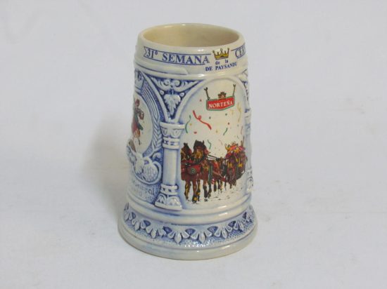 Lote: 102 - Lote: 102 - Jarras y bronce