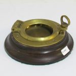 Lote: 134 - Lote: 134 - Ojo de buey y molinillo