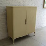 Lote: 106 - Lote: 106 - Mueble aparador