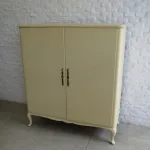 Lote: 106 - Lote: 106 - Mueble aparador