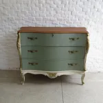 Lote: 108 - Lote: 108 - Cómoda