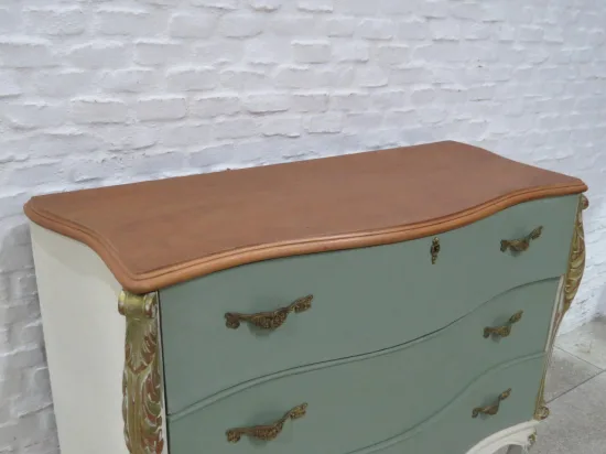 Lote: 108 - Lote: 108 - Cómoda