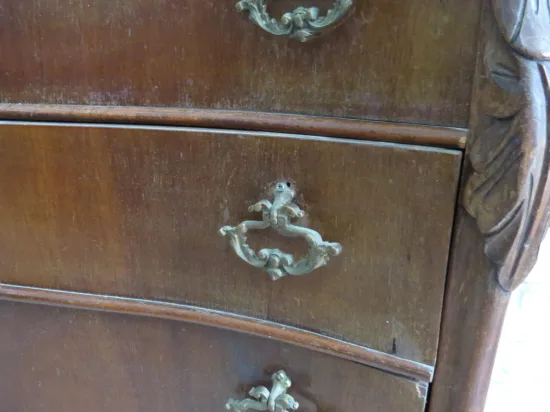 Lote: 59 - Lote: 59 - Cómoda francesa