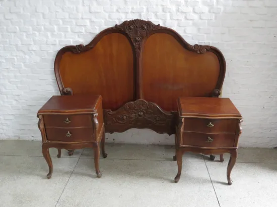 Lote: 58 - Lote: 58 - Cama y mesas de luz frances