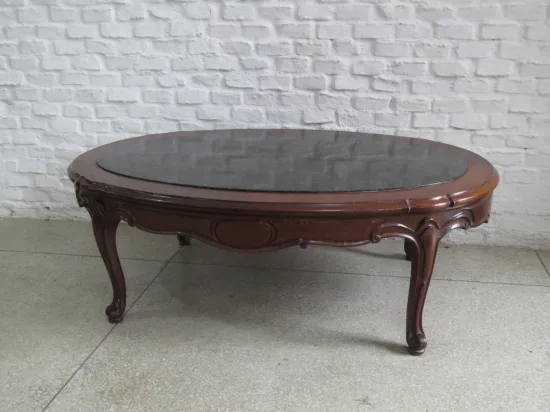 Lote: 44 - Lote: 44 - Mesa de sala victoriana