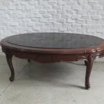 Lote: 44 - Lote: 44 - Mesa de sala victoriana